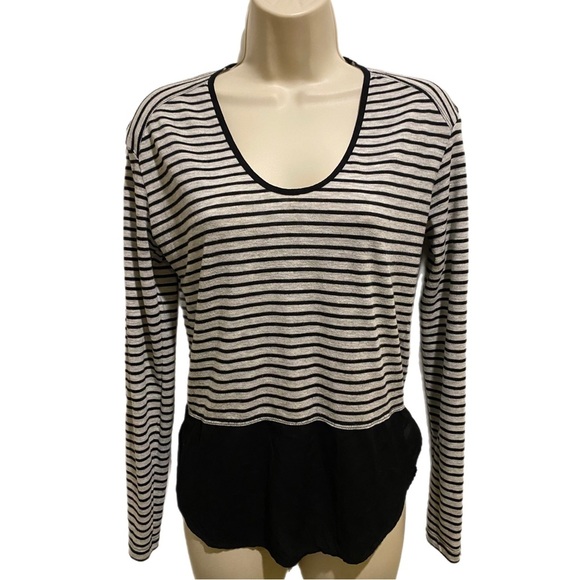 Zara Top for Women With Ruffled Bottom Black & White Stripes , size Small - Picture 1 of 4